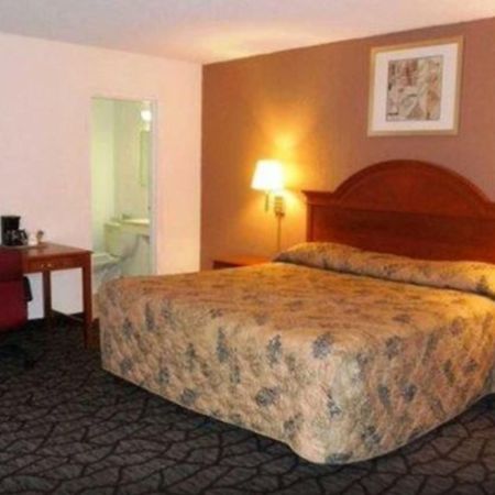 Rodeway Inn Youngstown Exterior foto