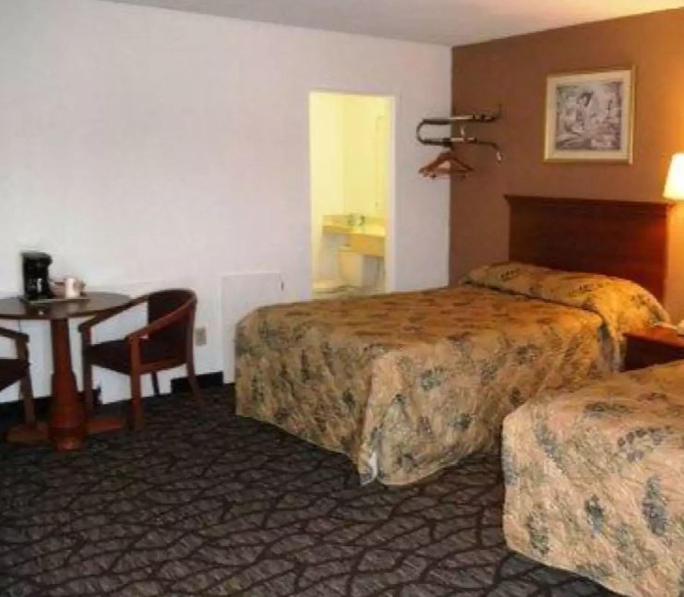 Rodeway Inn Youngstown Exterior foto