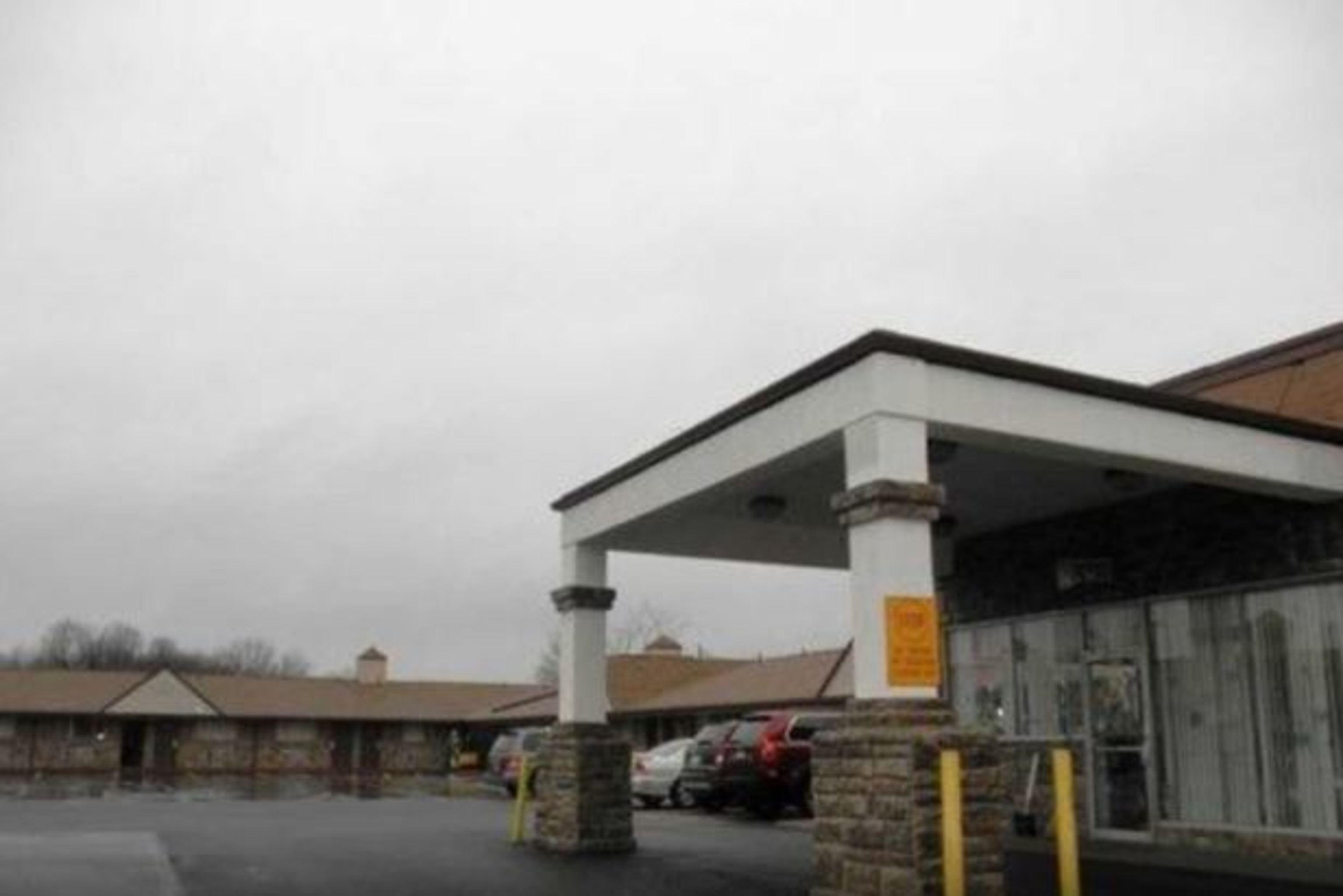 Rodeway Inn Youngstown Exterior foto