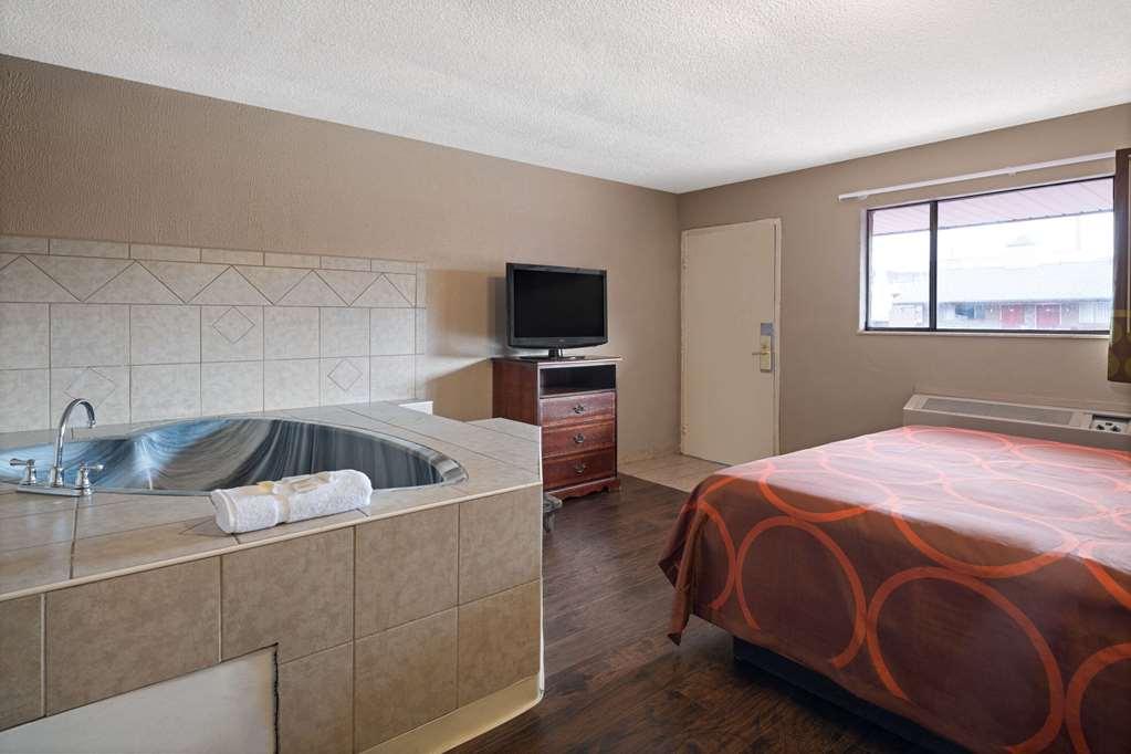 Rodeway Inn Youngstown Habitación foto