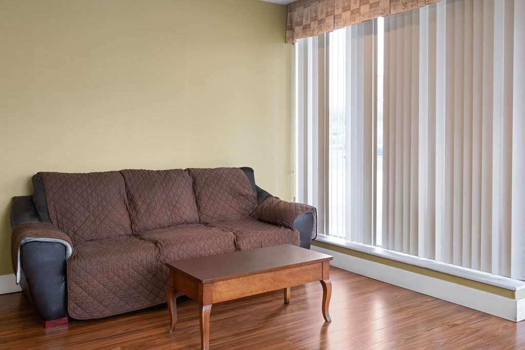 Rodeway Inn Youngstown Interior foto
